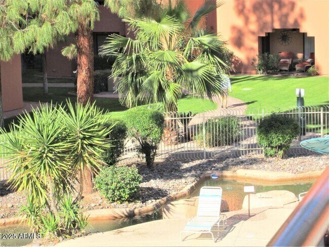 Building Photo - 4303 E Cactus Rd