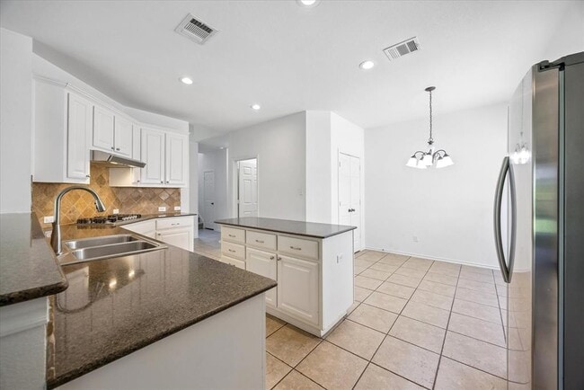 Building Photo - 43 White Magnolia Cir