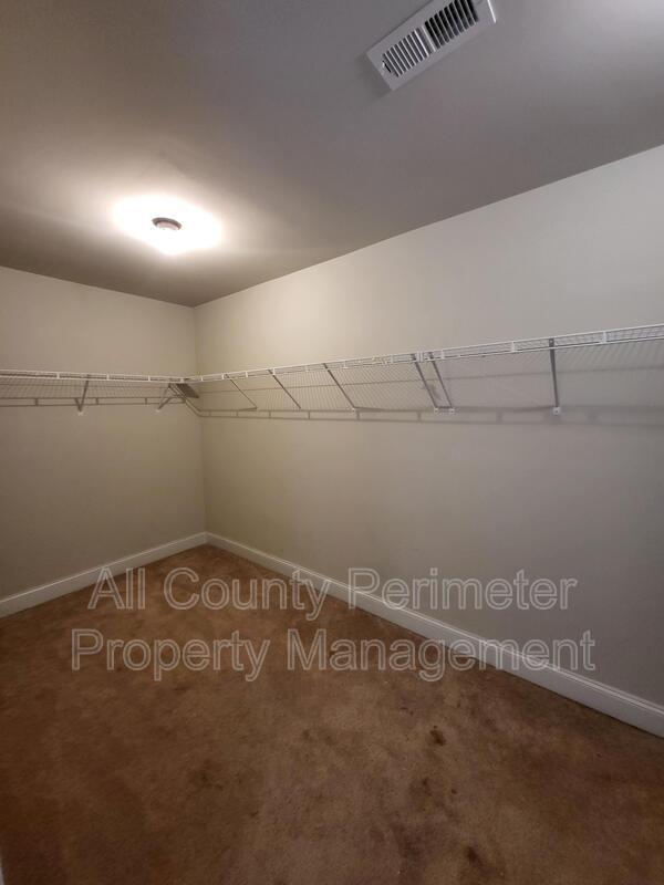 Building Photo - 3748 Sycamore Bend