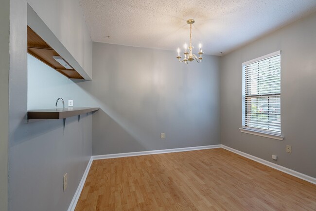 Building Photo - 110 Barksdale Ct