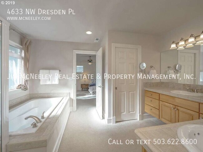 Building Photo - 4633 NW Dresden Pl