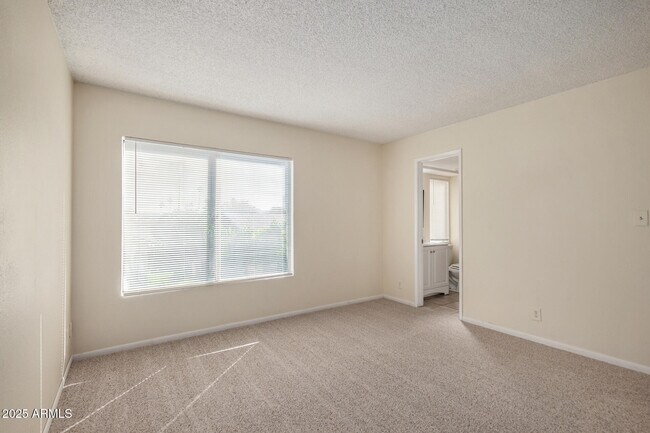 Building Photo - 16021 N 25th Dr