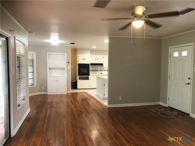 Building Photo - 1175 Canyon Dr