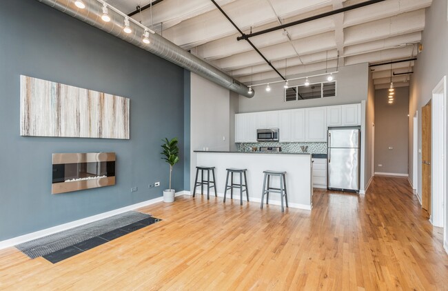 Building Photo - 1224 W Van Buren St