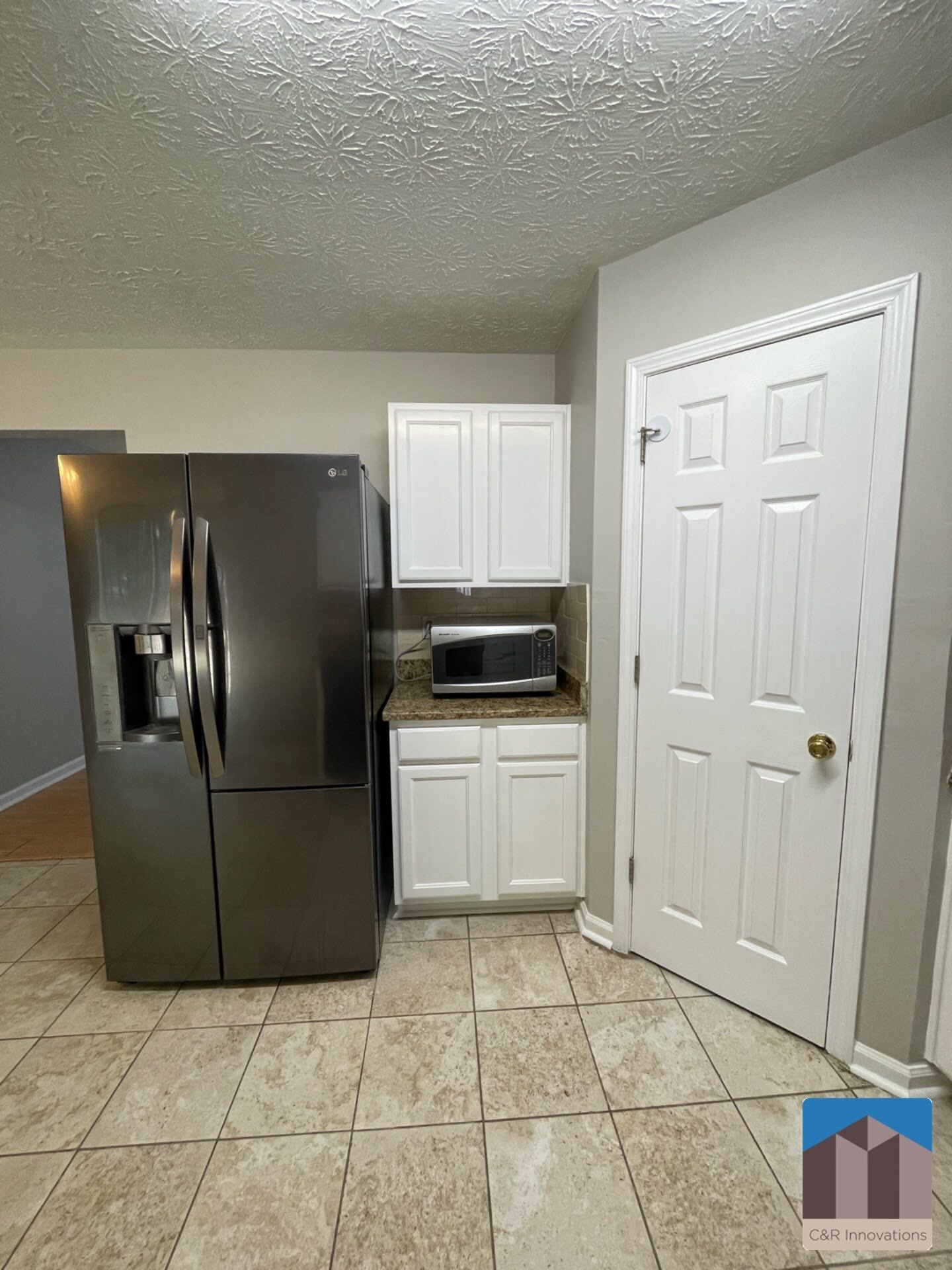 Building Photo - 2345 Delfern Dr