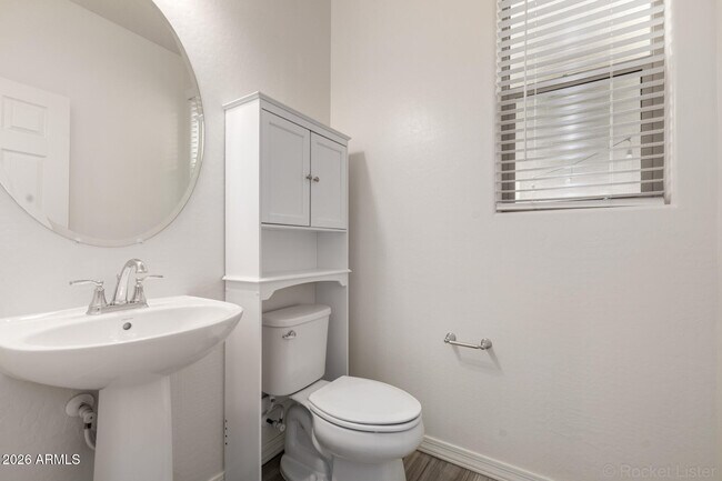 Building Photo - 1712 S 82nd Pl