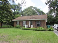 Building Photo - 3 Bedroom Home Near Sumter High