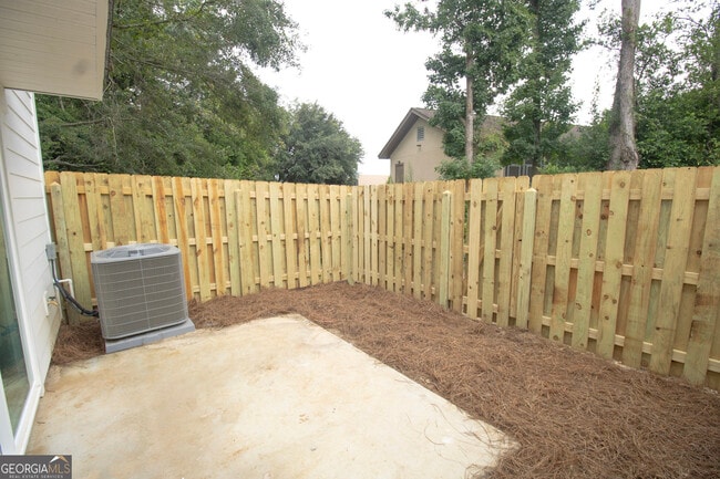 Building Photo - 142 Gentilly Rd