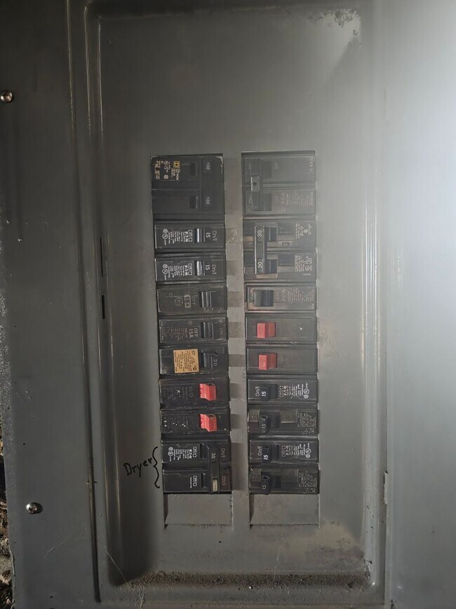 Building Photo - *PENDING* Recently Remodeled 2-Bedroom, 2-Bathroom Home – $1,100/Month - Accepting Section 8