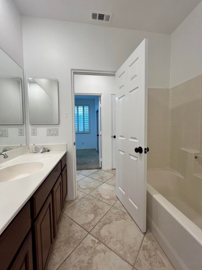Building Photo - 50342 San Capistrano Dr