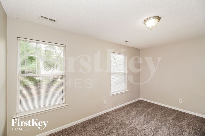 Building Photo - 151 Peterborough Dr