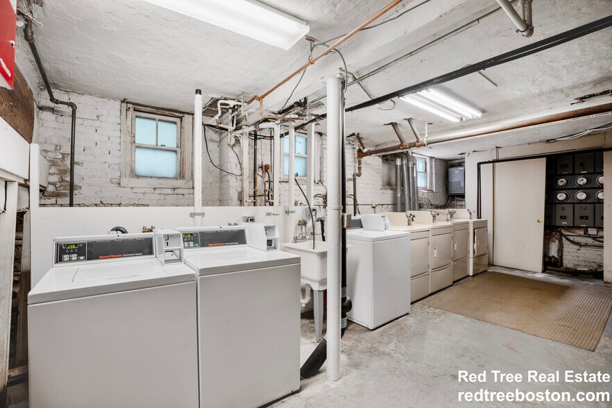 Building Photo - 59 Lanark Rd