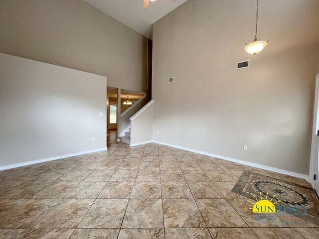 Building Photo - Updated 4 Bedroom Home in Crestview