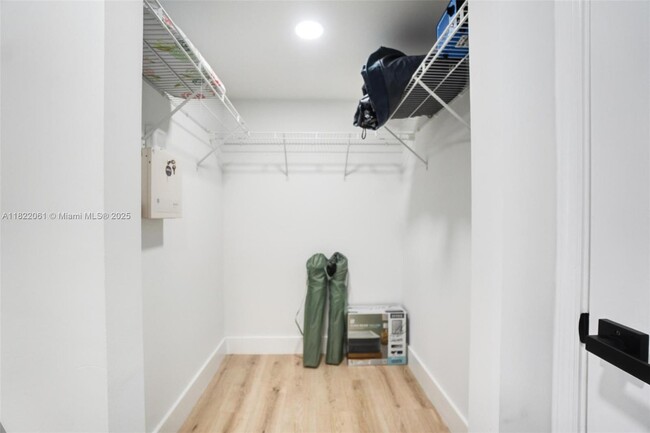 Building Photo - 1200 Brickell Bay Dr