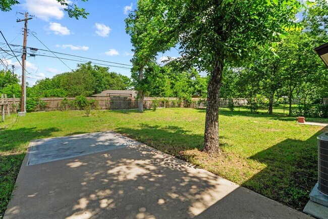 Building Photo - 5118 Waterbrook Dr