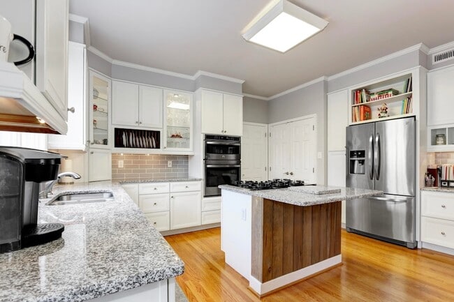 Building Photo - 113 Lighthouse Ln