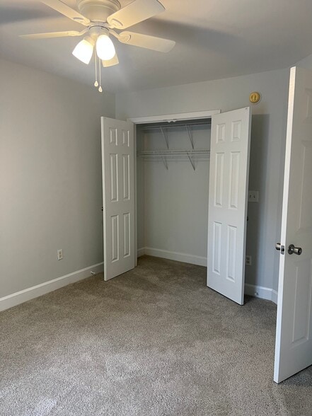 Building Photo - 144 Summit Oaks Ln