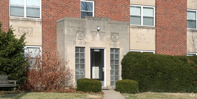 Building Photo - 2635 University Ct