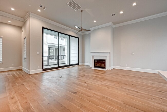 Building Photo - 2234 Lou Ellen Ln