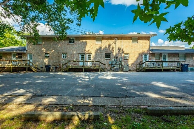 Building Photo - 1407 Mana Ln