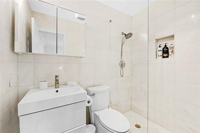 Building Photo - 2360 NE 15th Terrace