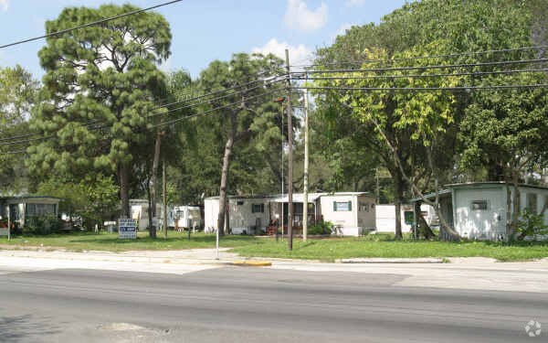 Primary Photo - 2903 W Waters Ave