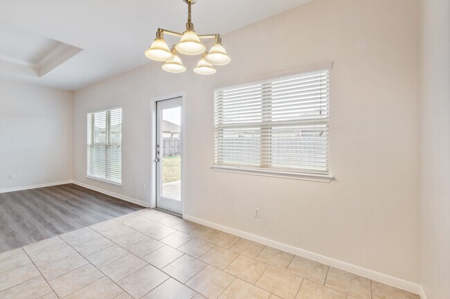Building Photo - 503 Parkfield Ln