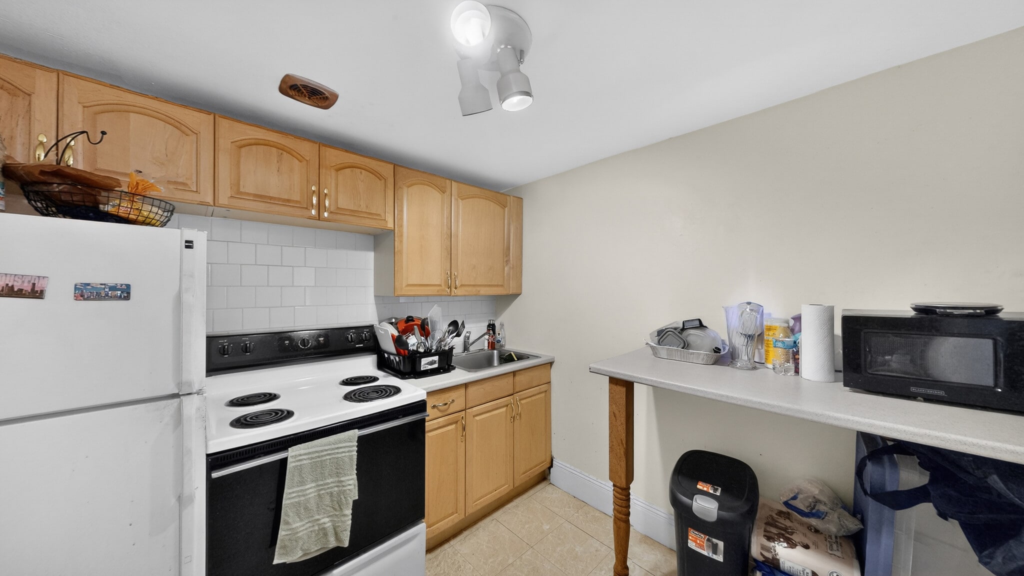 Building Photo - 1071 Beacon St