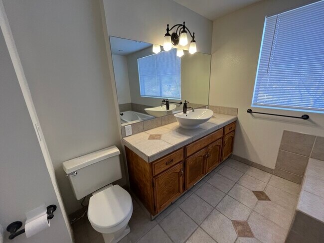 Building Photo - Remodeled West Jordan 4 Bedroom 4 Bath!