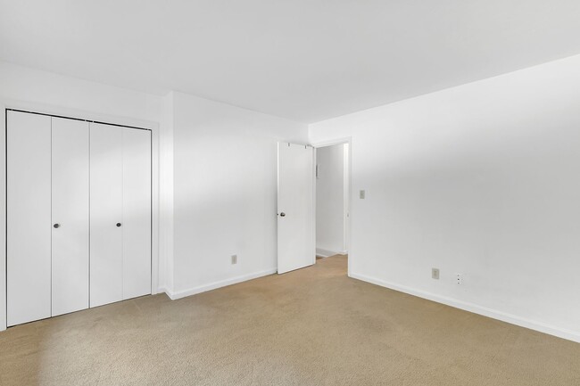 Building Photo - Call Sabrina Thomas at 757-767-0767 for more information