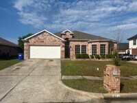 Building Photo - 2105 Cardinal Dr