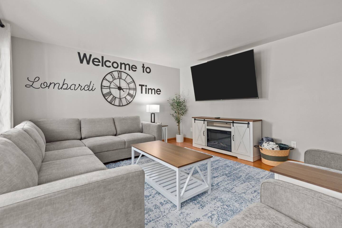 Building Photo - 1221 Kenwood St