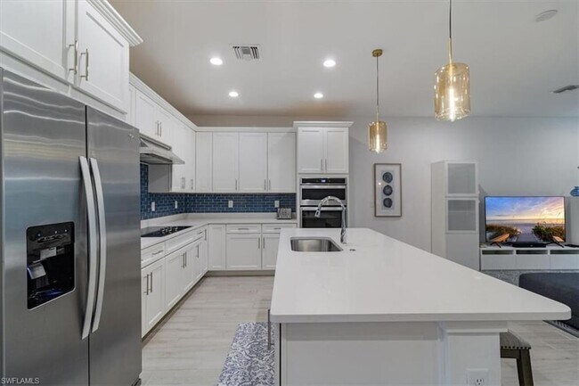 Building Photo - 13021 Pembroke Dr