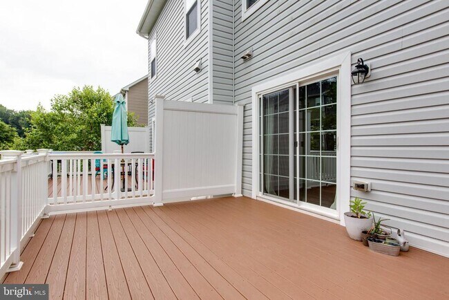 Building Photo - 1022 Linden Dr