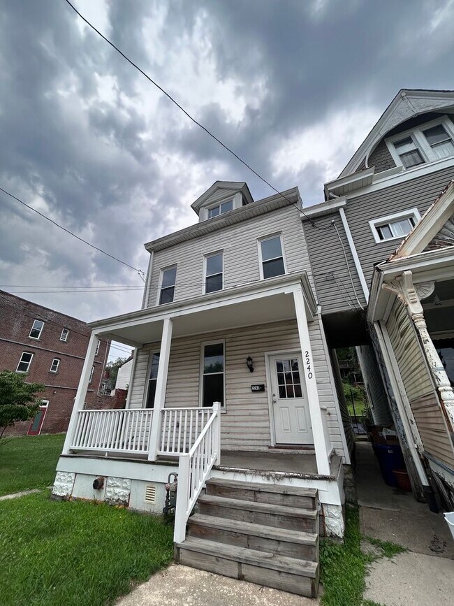 Building Photo - 2240 Wilson Ave