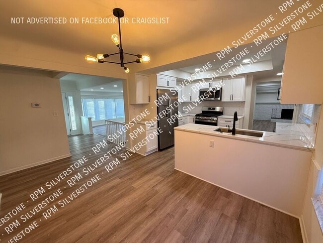 Building Photo - 5681 Skylite Ln