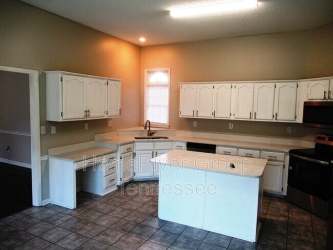 Building Photo - 6836 Spring River Rd