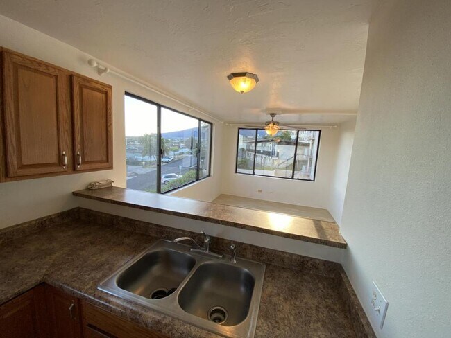 Building Photo - 495 Liholiho Street, Mount Thomas 204