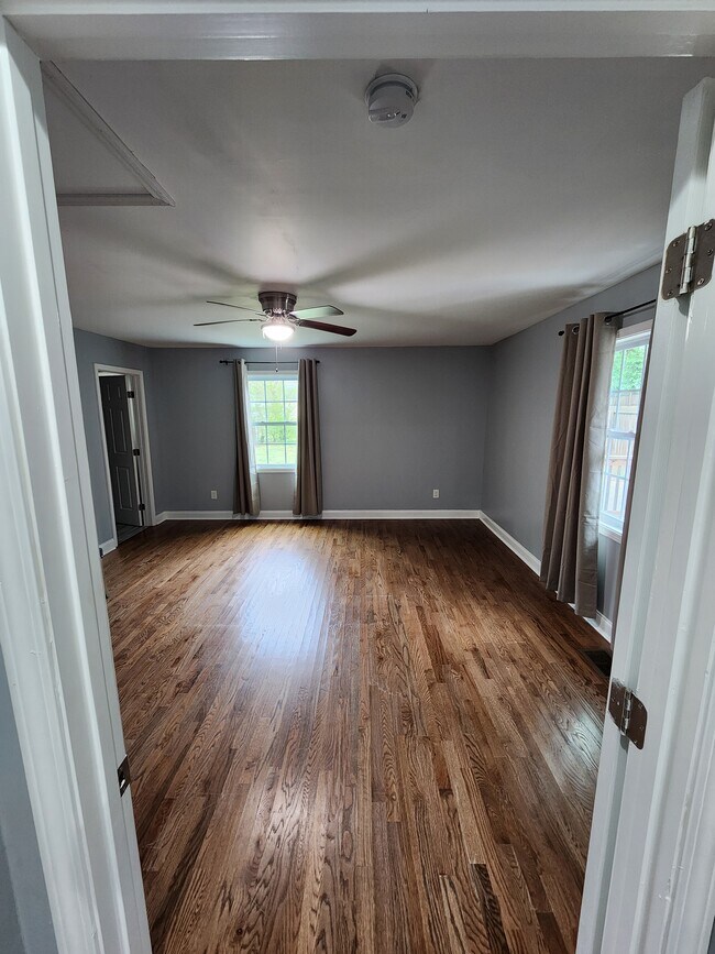 Primary Bedroom (Empty) - 1377 Avon Ave SW