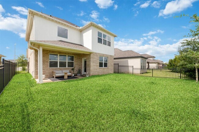 Building Photo - 728 Lake Lacosta Dr