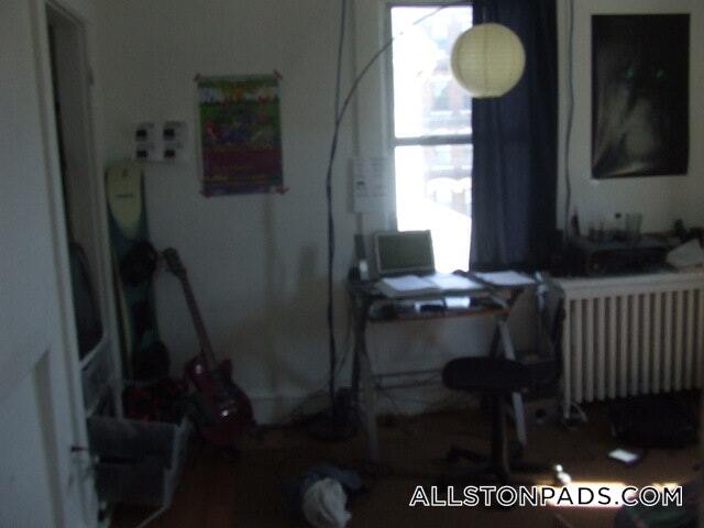 Building Photo - 19 Greylock Rd