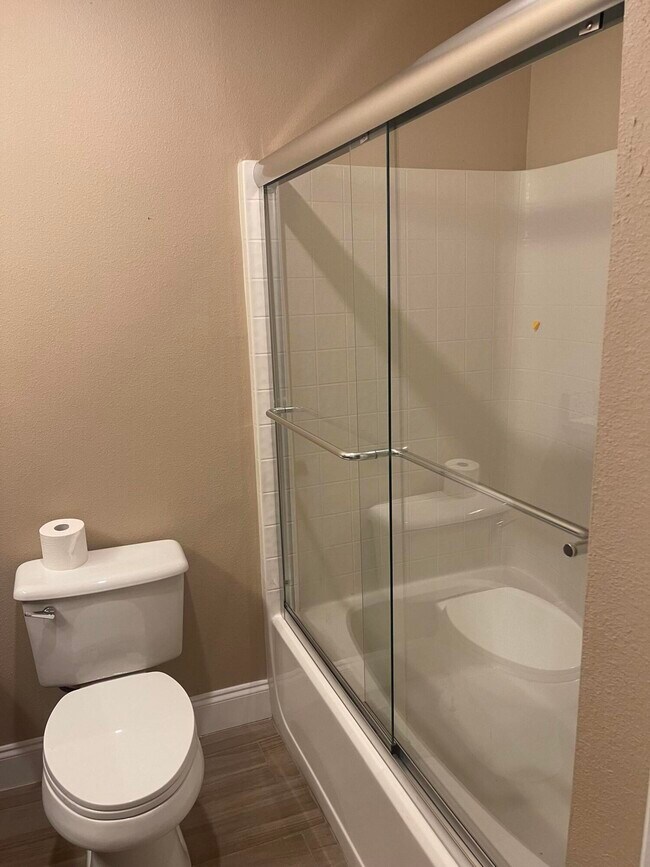 Building Photo - 1851 SW Inlander Ave