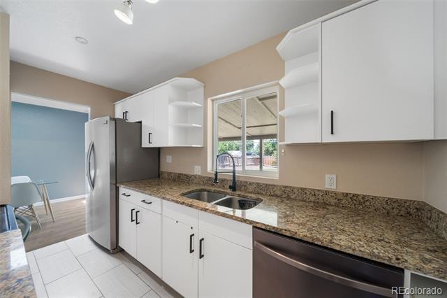 Building Photo - 3098 S Cherry Way