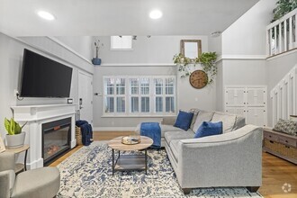 Building Photo - 166 Ashmont St