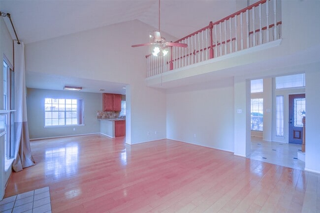 Building Photo - 5602 Whisper Ridge Dr