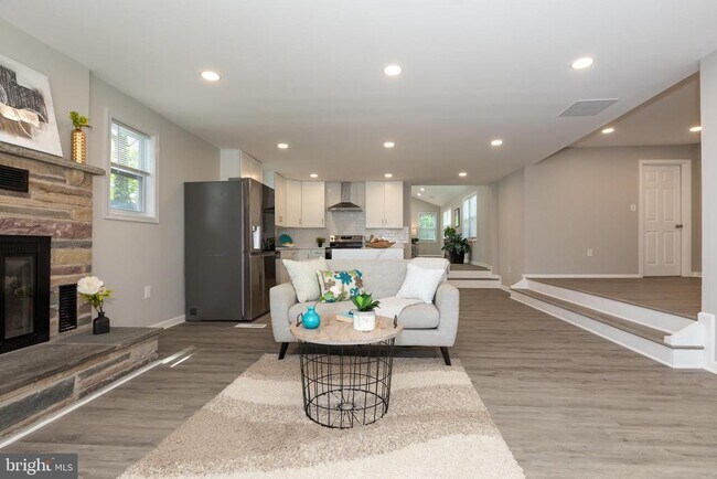 Building Photo - 9520 48th Ave