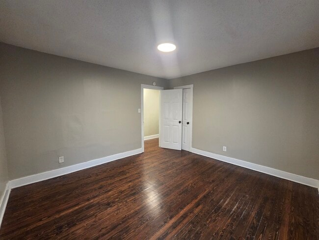 Building Photo - 983 Brower St