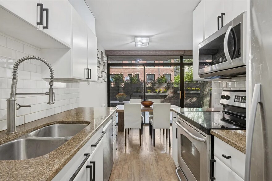 Building Photo - 2600 N Hampden Ct