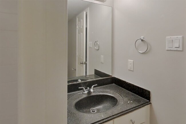 Building Photo - 3135 Lavender Candle Dr