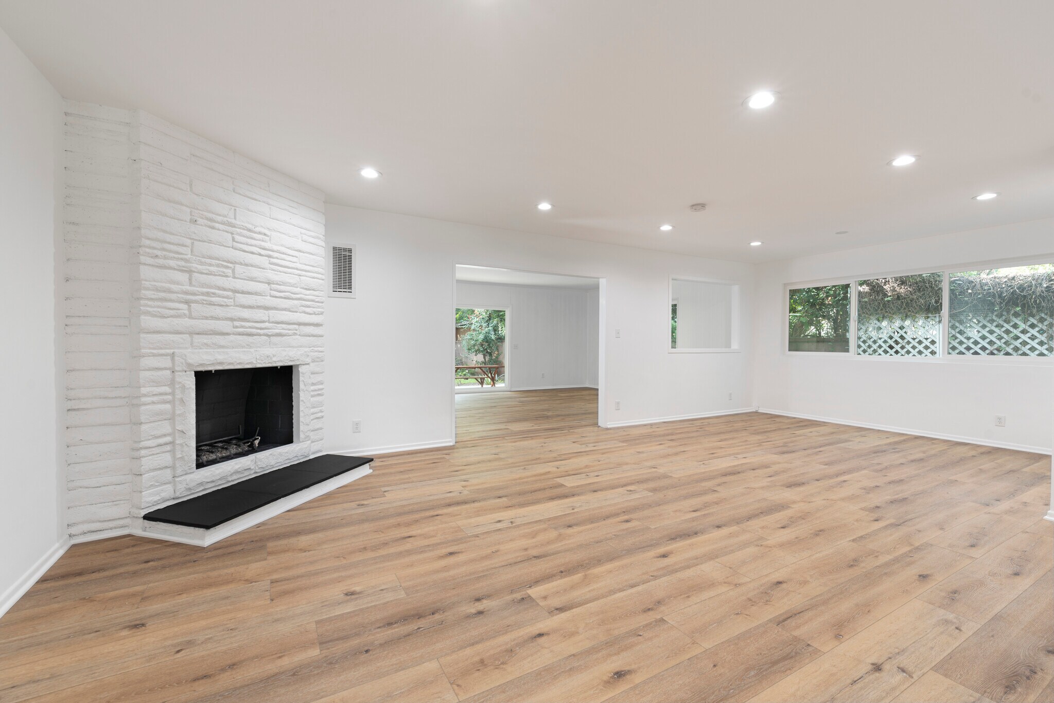 Building Photo - 14028 Cantlay St